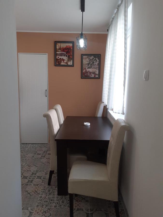 Apartman Jovana Sremska Mitrovica Luaran gambar